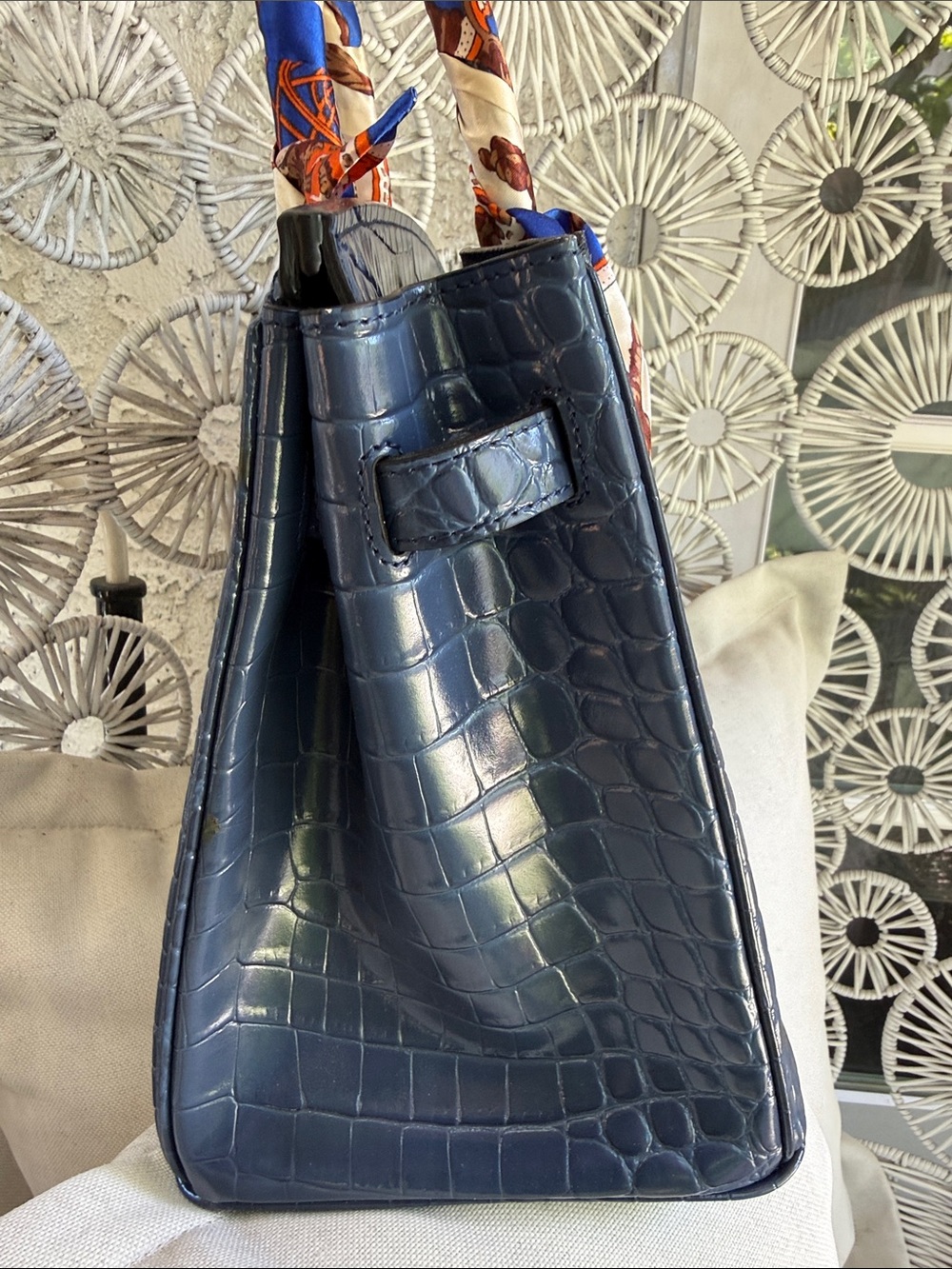 Ainifeel Structured Navy Croc-Embossed Tote with Gold Hardware Size 30 - Picture 4 of 13